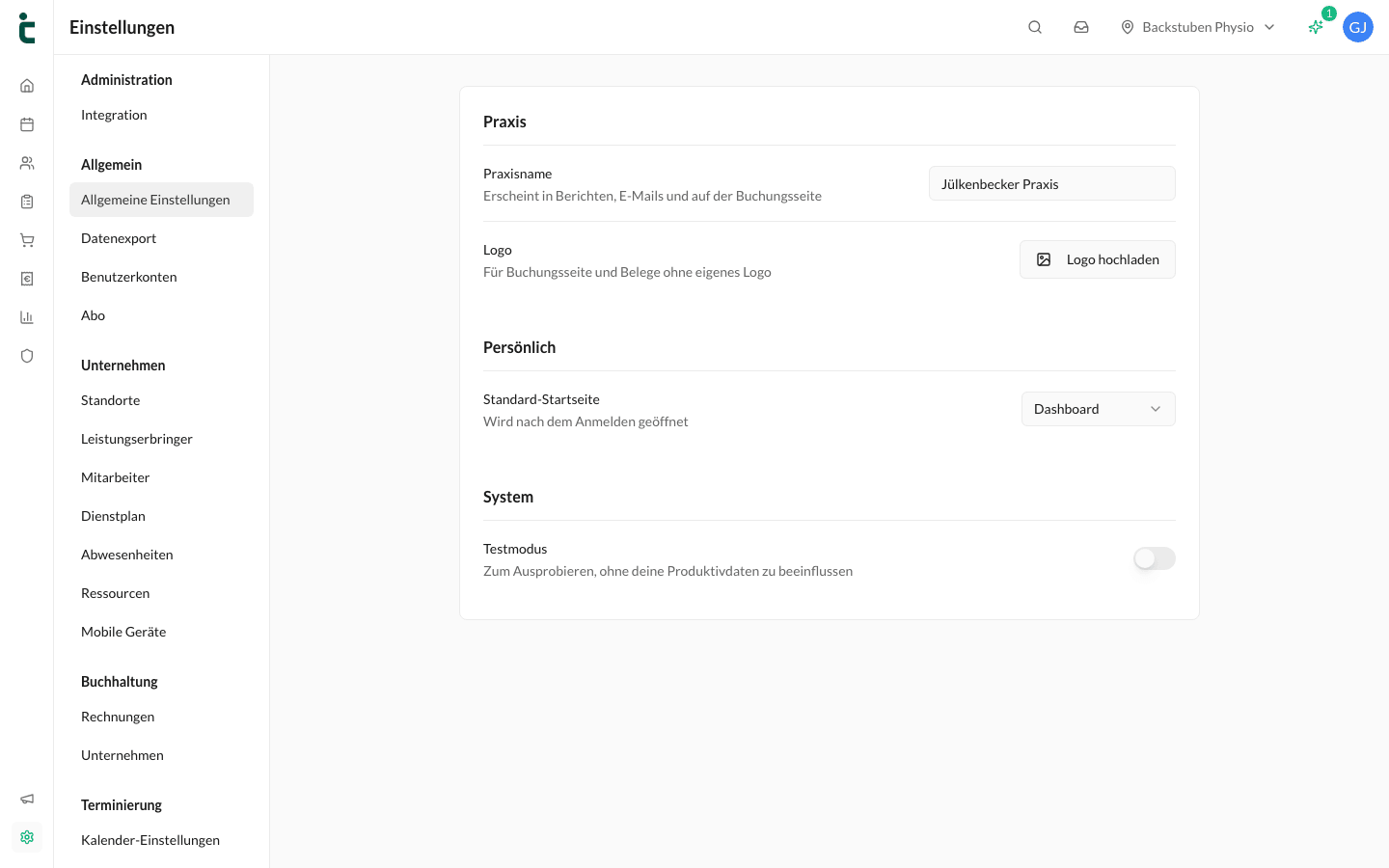 Einstellungen → Allgemeine Einstellungen mit Praxisname, Logo, Standard-Startseite und Testmodus.