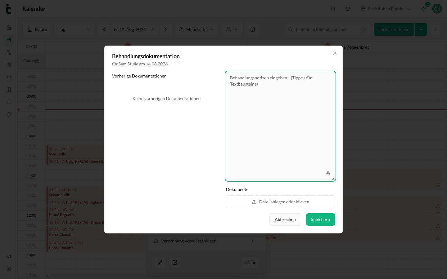 Der Dialog Behandlungsdokumentation mit Notizfeld, Spracheingabe und Dokumenten-Upload.